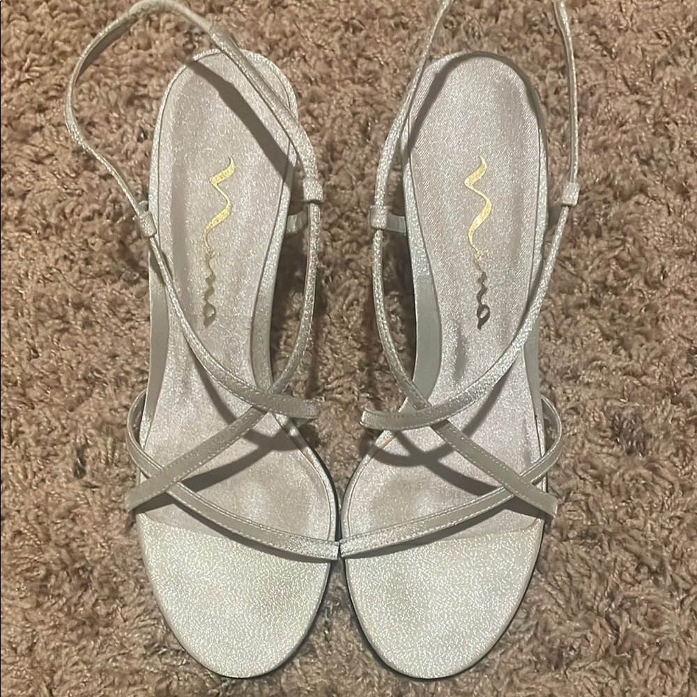 Nina Elegant Silver Strappy Sandals Size 6